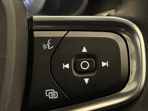 SF72YCJ Volvo XC40 1.5 T5 Recharge PHEV Ultimate Dark 5dr Auto Thumbnail #34