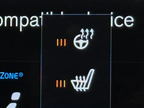 SF72YCJ Volvo XC40 1.5 T5 Recharge PHEV Ultimate Dark 5dr Auto Thumbnail #38