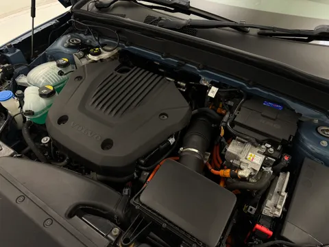 SF72YCJ Volvo XC40 1.5 T5 Recharge PHEV Ultimate Dark 5dr Auto Thumbnail #40