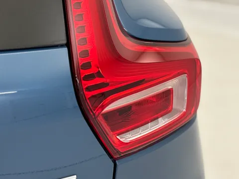 SF72YCJ Volvo XC40 1.5 T5 Recharge PHEV Ultimate Dark 5dr Auto Thumbnail #44