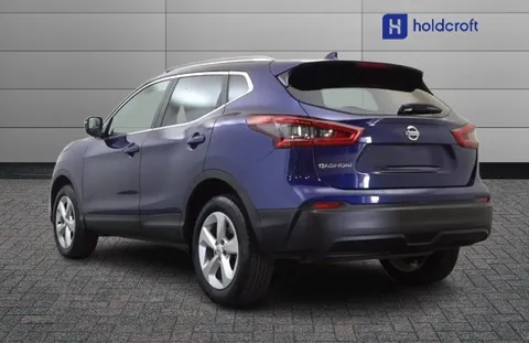 VA68KBN Nissan Qashqai 1.3 DiG-T Acenta Premium 5dr Thumbnail #5