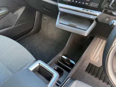 MA24ZNJ Renault Megane E-Tech EV60 160kW Iconic 60kWh Optimum Charge 5dr Auto Thumbnail #17