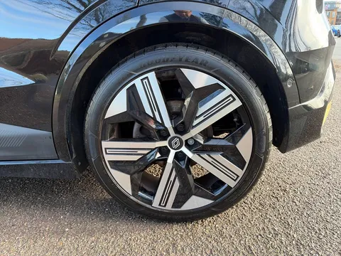 MA24ZNJ Renault Megane E-Tech EV60 160kW Iconic 60kWh Optimum Charge 5dr Auto Thumbnail #32