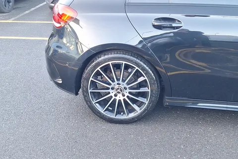 BD21XGM Mercedes-Benz A-Class A200d Exclusive Edition 5dr Auto Thumbnail #5