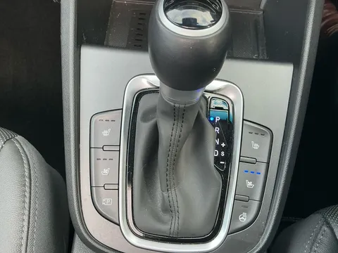 DU72EDX Hyundai Kona 1.6 GDi Hybrid Ultimate 5dr DCT Thumbnail #24