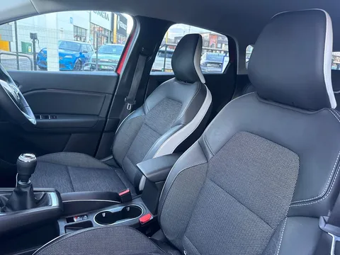 CF72HXY Renault Captur 1.0 TCE 90 Techno 5dr Thumbnail #16