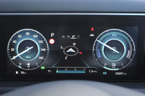 DE72ZMX Hyundai Tucson 1.6 TGDi Hybrid 230 Premium 5dr 2WD Auto Thumbnail #19