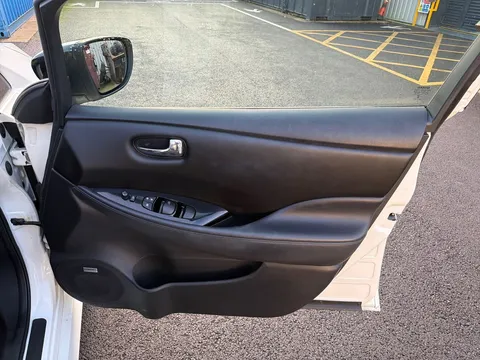 HN71LUR Nissan LEAF 160kW e+ Tekna 62kWh 5dr Auto Thumbnail #18