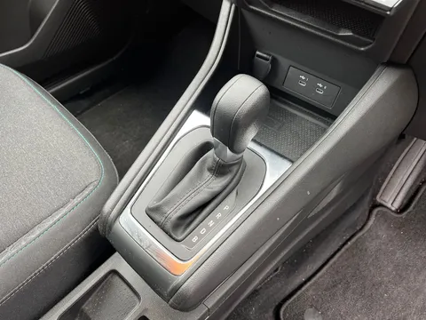 BD74XZZ Renault Captur 1.6 E-Tech Full Hybrid 145 Evolution 5dr Auto Thumbnail #22