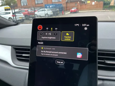 BD74XZZ Renault Captur 1.6 E-Tech Full Hybrid 145 Evolution 5dr Auto Thumbnail #19