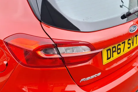 DP67SVT Ford Fiesta 1.0 EcoBoost Zetec 3dr Thumbnail #17