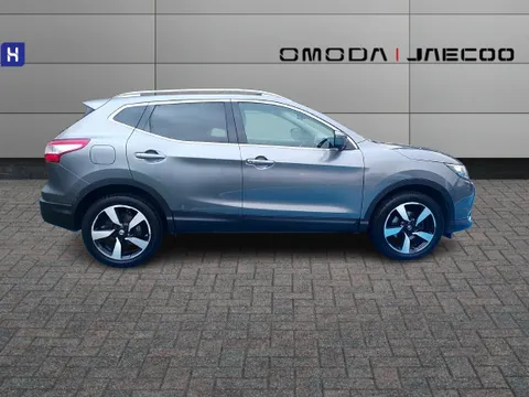 DN64XXK Nissan Qashqai 1.2 DiG-T N-Tec+ 5dr Thumbnail #9