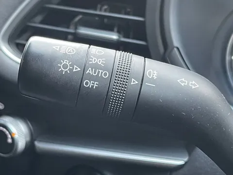 MJ71JHZ Mazda Mazda3 2.0 e-Skyactiv G MHEV SE-L 5dr Thumbnail #17