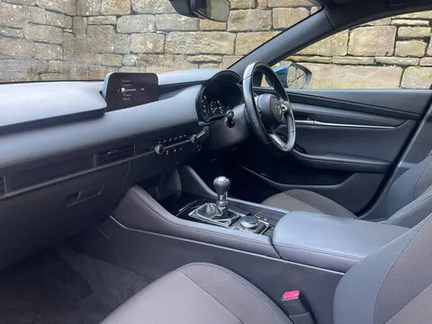 MJ71JHZ Mazda Mazda3 2.0 e-Skyactiv G MHEV SE-L 5dr Thumbnail #18