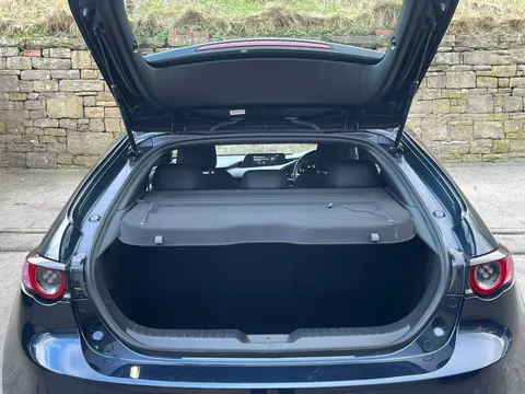 MJ71JHZ Mazda Mazda3 2.0 e-Skyactiv G MHEV SE-L 5dr Thumbnail #22