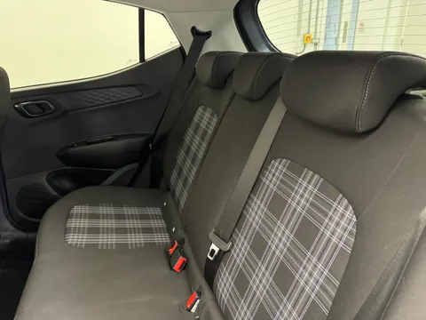 DU24AUK Hyundai i10 1.2 Premium 5dr Auto [Nav] Thumbnail #11