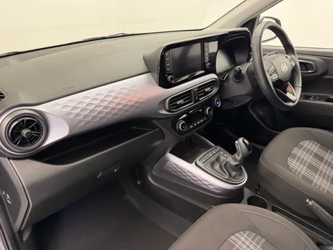 DU24AUK Hyundai i10 1.2 Premium 5dr Auto [Nav] Thumbnail #12