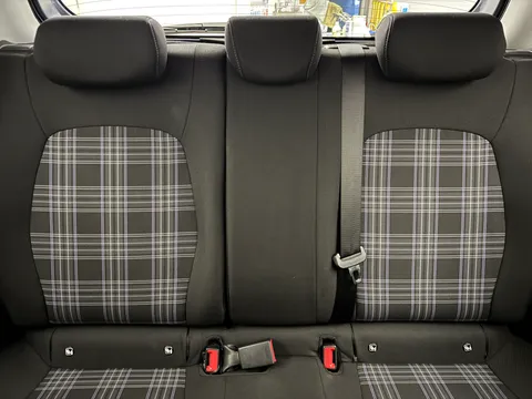 DU24AUK Hyundai i10 1.2 Premium 5dr Auto [Nav] Thumbnail #16