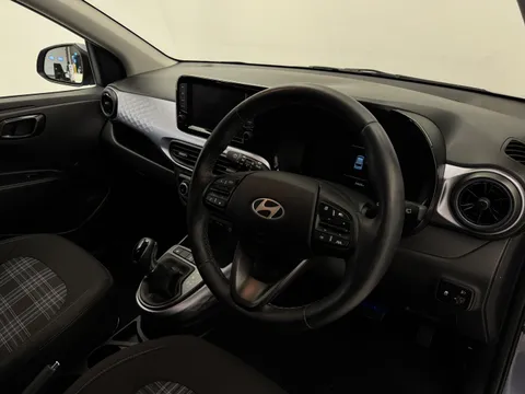 DU24AUK Hyundai i10 1.2 Premium 5dr Auto [Nav] Thumbnail #19