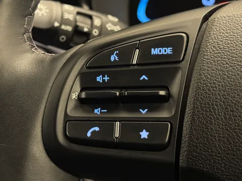 DU24AUK Hyundai i10 1.2 Premium 5dr Auto [Nav] Thumbnail #20