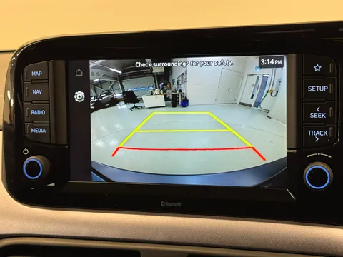 DU24AUK Hyundai i10 1.2 Premium 5dr Auto [Nav] Thumbnail #24