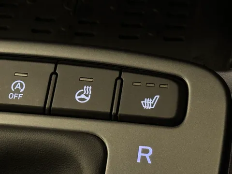 DU24AUK Hyundai i10 1.2 Premium 5dr Auto [Nav] Thumbnail #26