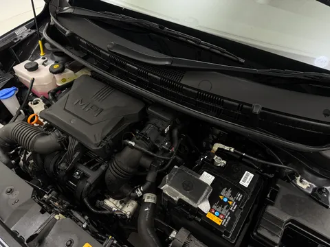 DU24AUK Hyundai i10 1.2 Premium 5dr Auto [Nav] Thumbnail #28