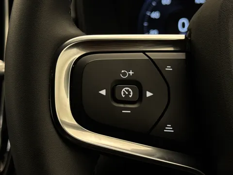 DN71HWH Volvo XC40 1.5 T3 [163] R DESIGN 5dr Thumbnail #19