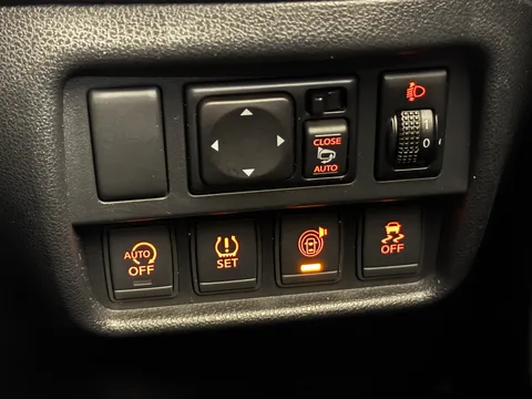 27 of 34 for Nissan Juke 1.5 dCi Tekna 5dr