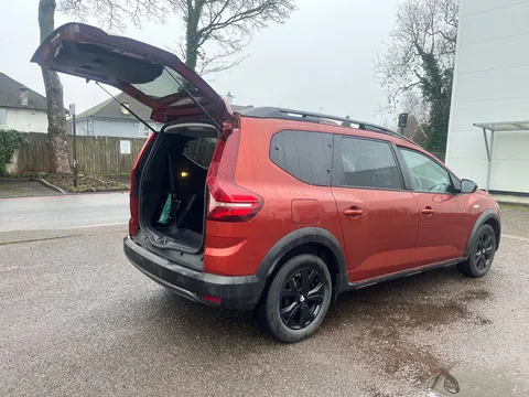 15 of 33 for Dacia Jogger 1.0 TCe Extreme SE 5dr