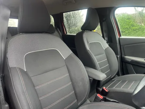 18 of 33 for Dacia Jogger 1.0 TCe Extreme SE 5dr