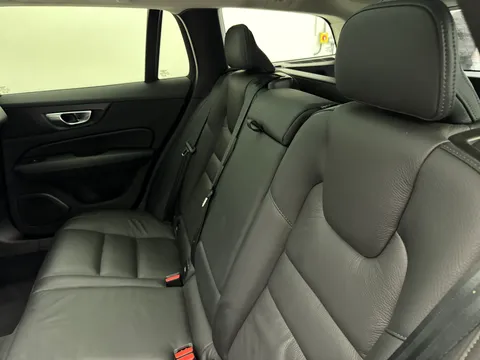 RF74AZW Volvo V60 2.0 B4P Ultra Dark 5dr Auto Thumbnail #13