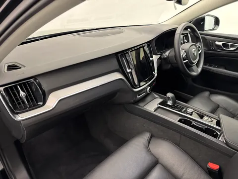 RF74AZW Volvo V60 2.0 B4P Ultra Dark 5dr Auto Thumbnail #15