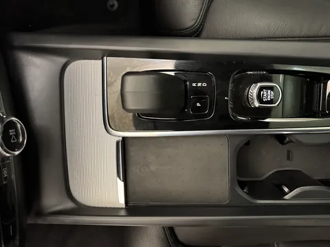 RF74AZW Volvo V60 2.0 B4P Ultra Dark 5dr Auto Thumbnail #16