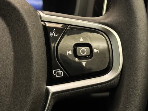 RF74AZW Volvo V60 2.0 B4P Ultra Dark 5dr Auto Thumbnail #24