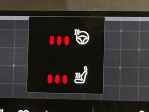 RF74AZW Volvo V60 2.0 B4P Ultra Dark 5dr Auto Thumbnail #28