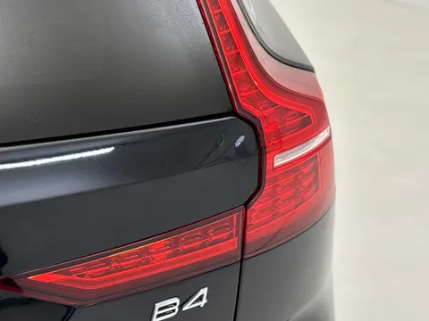 RF74AZW Volvo V60 2.0 B4P Ultra Dark 5dr Auto Thumbnail #36