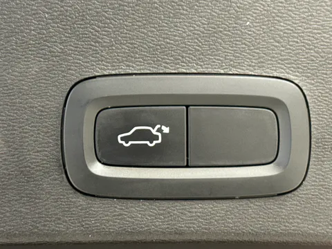 YY71LFL Volvo XC40 1.5 T3 [163] R DESIGN 5dr Thumbnail #29