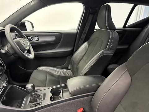 YY71LFL Volvo XC40 1.5 T3 [163] R DESIGN 5dr Thumbnail #10