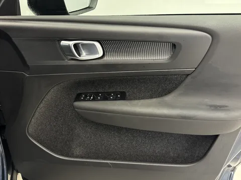 YY71LFL Volvo XC40 1.5 T3 [163] R DESIGN 5dr Thumbnail #20