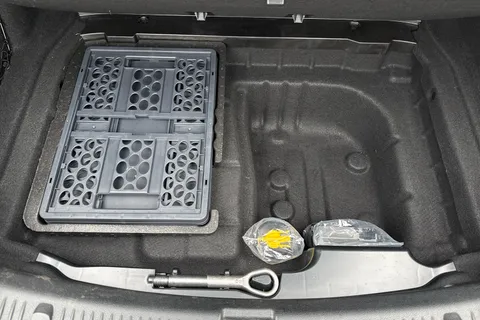 MA22LWK Mercedes-Benz E-Class E200 Sport 4dr 9G-Tronic Thumbnail #32