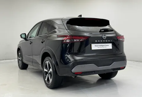 BT72NZF Nissan Qashqai 1.3 DiG-T MH 158 N-Connecta 5dr Thumbnail #9