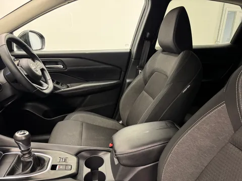 BT72NZF Nissan Qashqai 1.3 DiG-T MH 158 N-Connecta 5dr Thumbnail #14