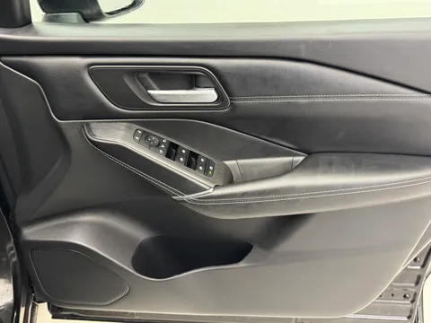 BT72NZF Nissan Qashqai 1.3 DiG-T MH 158 N-Connecta 5dr Thumbnail #18