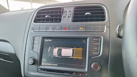 MM66TKA Volkswagen Polo 1.0 110 SEL 5dr Thumbnail #3