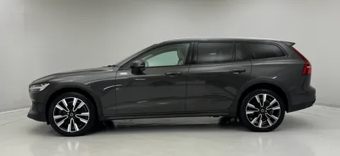 ST71HZP Volvo V60 2.0 B5P Cross Country 5dr AWD Auto Thumbnail #3