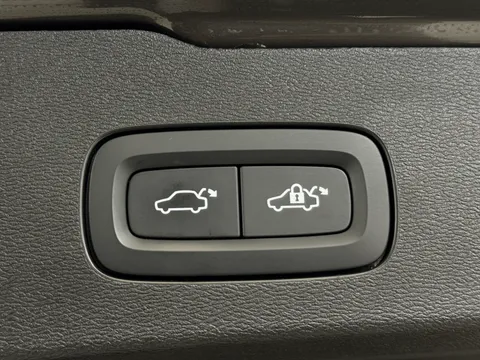 ST71HZP Volvo V60 2.0 B5P Cross Country 5dr AWD Auto Thumbnail #33