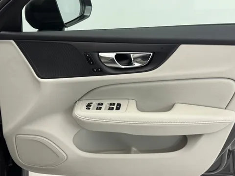 ST71HZP Volvo V60 2.0 B5P Cross Country 5dr AWD Auto Thumbnail #20