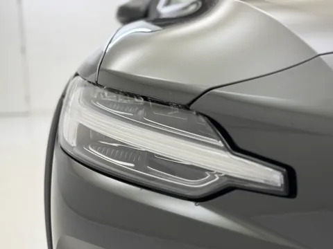 ST71HZP Volvo V60 2.0 B5P Cross Country 5dr AWD Auto Thumbnail #36