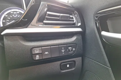 PY21OTG Kia Niro 1.6 GDi Hybrid 3 5dr DCT Thumbnail #21